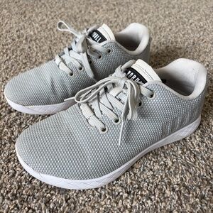 NOBULL Outwork Trainer Sneakers Light Gray White Sole Men’s 5.5 Women’s 7